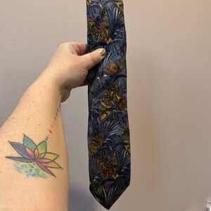Tiki Patterned Tie